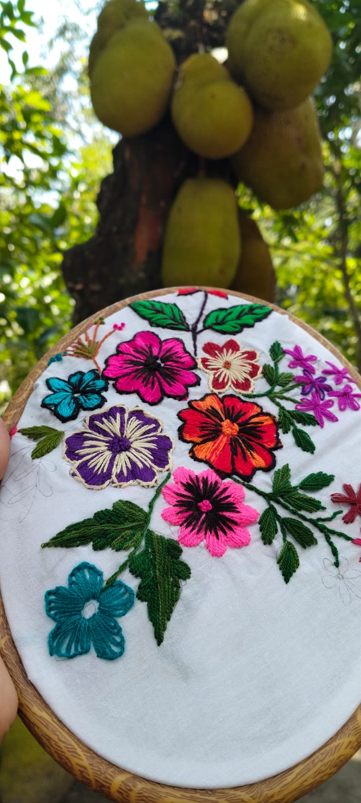 হ্যান্ড এমব্রয়ডারি চুড়ি ডিজাইন